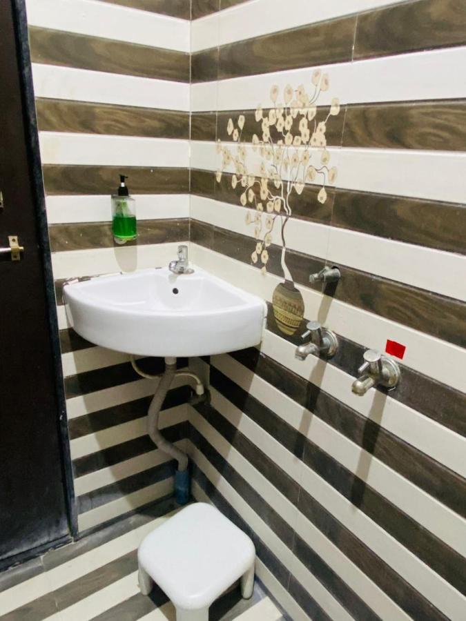 Hotel Meghmalhar Lodging Jejuri Екстер'єр фото