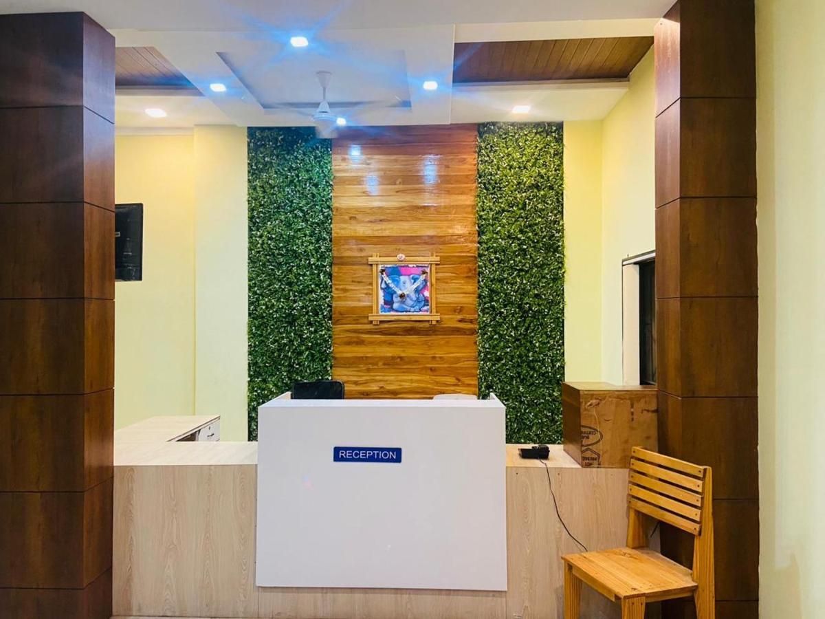 Hotel Meghmalhar Lodging Jejuri Екстер'єр фото
